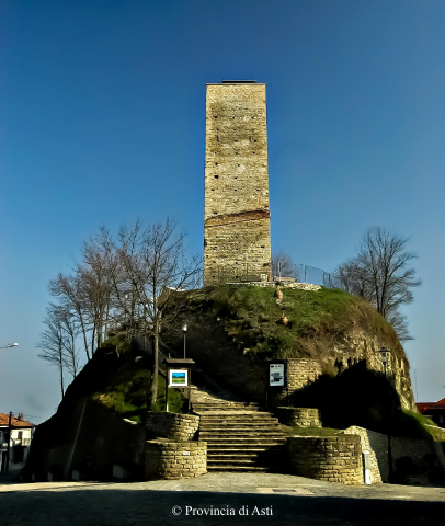 Torre dell'antico castello di Cassinasco